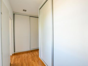Casa de 3 dormitorios en venta pileta y galería con parrillero Fisherton barrio privado