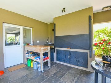 Casa de 3 dormitorios en venta pileta y galería con parrillero Fisherton barrio privado