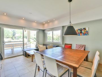 Casa de 3 dormitorios en venta pileta y galería con parrillero Fisherton barrio privado