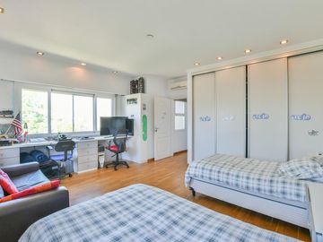 Casa de 3 dormitorios en venta pileta y galería con parrillero Fisherton barrio privado