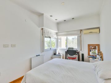 Casa de 3 dormitorios en venta pileta y galería con parrillero Fisherton barrio privado