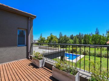 Casa de 3 dormitorios en venta pileta y galería con parrillero Fisherton barrio privado