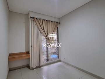 DIJUAL RUMAH DALAM CLUSTER DI DAERAH BSD TANGERANG