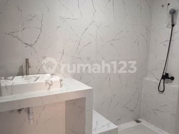 Dijual Cepat Rumah 2 Lantai Villa Melati Mas