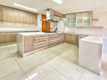 Las Condes, Venta depto 4 dorm, + serv., 2 estar, parque