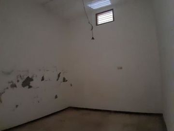 Rumah Dukuh Kupang Barat Bebas banjir, bisa untuk rumah kost