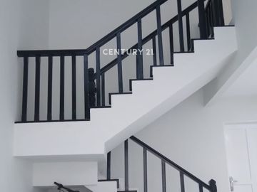 Rumah Bagus Baru Direnovasi Di Taman Modern Jakarta Timur