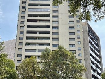 Excelente departamento con gran ubicación.