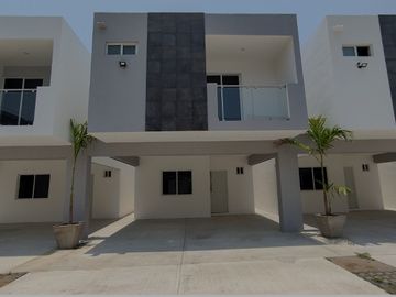 CASAS EN VENTA EN COL. DEL PUEBLO, TAMPICO