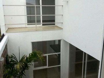 SE VENDE HERMOSA CASA