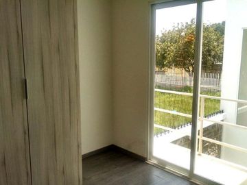 SE VENDE HERMOSA CASA