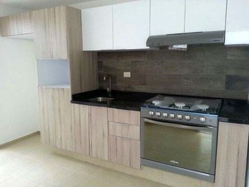 SE VENDE HERMOSA CASA