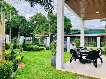 Corner Lot House for SALE or RENT with 4 Bedrooms in Sto. Domingo Angeles City