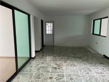 Casa en Venta Contry la Silla en Guadalupe