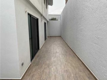 Casa en Venta Contry la Silla en Guadalupe