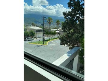 Casa en Venta Contry la Silla en Guadalupe
