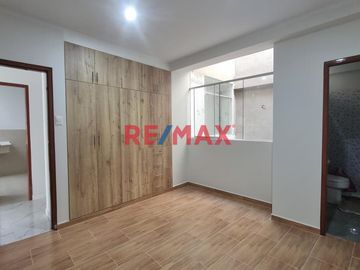 Departamento en Venta - Los Sauces, Chiclayo
 
Se vende amplio y moderno departamento en la exclusiva urbanización Los Sauces. Ubicado en el 3er pis