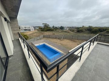 CASA EN VENTA EN COSTA ESMERALDA  - ECUESTRE 432
