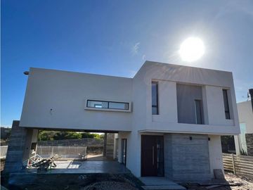 CASA EN VENTA EN COSTA ESMERALDA  - ECUESTRE 432