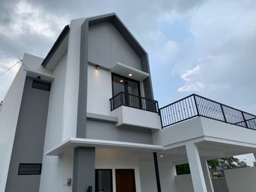 RUMAH 2 LANTAI SHM TERBAIK DI MAGUWOHARJO DESIGN KEKINIAN UNDER 1M
