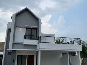 RUMAH 2 LANTAI SHM TERBAIK DI MAGUWOHARJO DESIGN KEKINIAN UNDER 1M