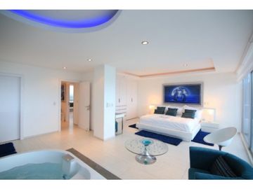 Penthouse en venta, sector Tonsupa, Edificio Diamond Beach