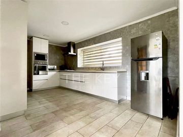 Casa en Venta en Condominio Lomas de Chivilcán