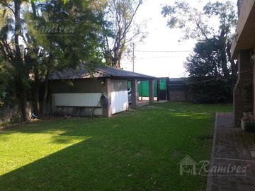 Casa Tipo Quinta 3 amb Y Depto En Venta - Moreno
