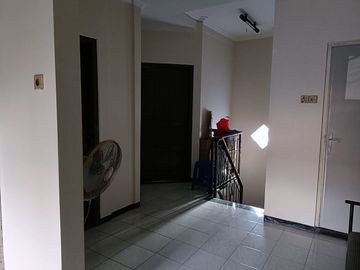 Rumah Dijual Lokasi di Jl. Baratajaya, Gubeng Surabaya
