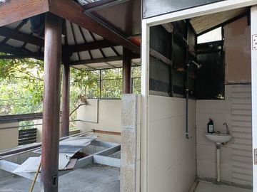 Rumah Dijual Lokasi di Jl. Baratajaya, Gubeng Surabaya