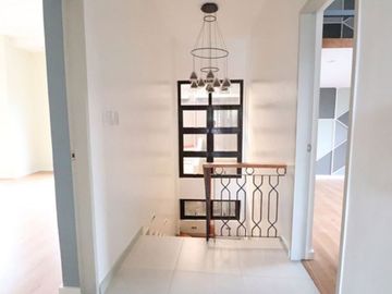 Luxury House and Lot For Sale in Quezon City at 17M PH2040