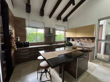 Casa campestre amoblada en venta sector el Caimo