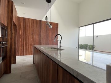 CASA EN VENTA DE UN PISO LOMAS IV EL MOLINO