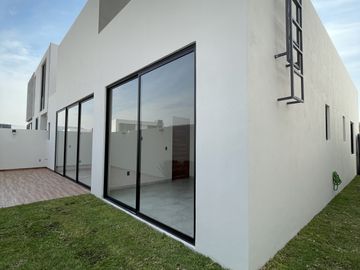 CASA EN VENTA DE UN PISO LOMAS IV EL MOLINO
