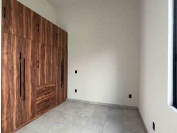 CASA EN VENTA DE UN PISO LOMAS IV EL MOLINO