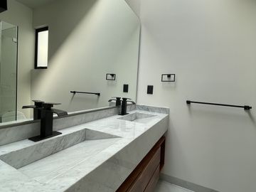 CASA EN VENTA DE UN PISO LOMAS IV EL MOLINO