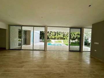 Casa nueva en venta en privada en el Yucatán Country Club, Mérida, Yucatán.