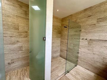Casa nueva en venta en privada en el Yucatán Country Club, Mérida, Yucatán.
