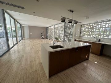 Casa nueva en venta en privada en el Yucatán Country Club, Mérida, Yucatán.