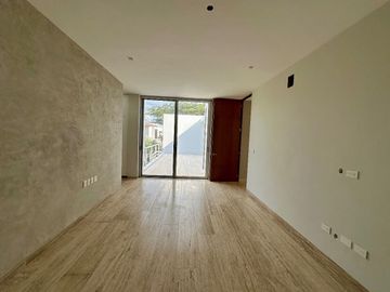 Casa nueva en venta en privada en el Yucatán Country Club, Mérida, Yucatán.