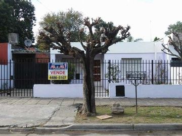 Casa para 2 Familias en venta en Isidro Casanova