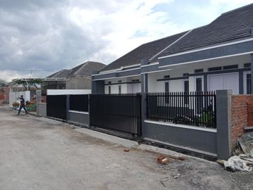 Perumahan Minimalis Modern, Bangunan Premium, bebas banjir: Bandung