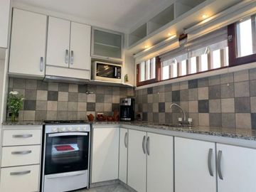VENTA PH 3 AMBIENTES RECICLADO CON COCHERA