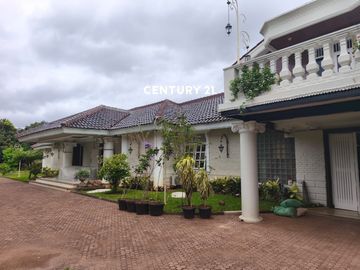Rumah Mewah Besar Dengan Swimming Pool Siap Huni Dm 18487