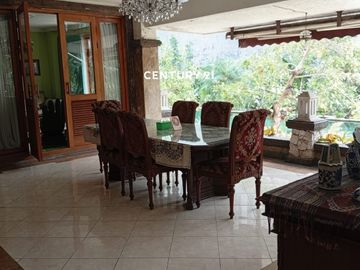 Rumah Mewah Besar Dengan Swimming Pool Siap Huni Dm 18487