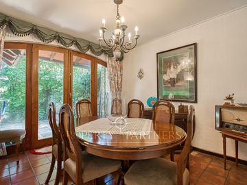 Casa estilo Chilena excelente conectividad, La Dehesa-Huingnal Bajo
