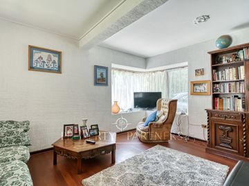 Casa estilo Chilena excelente conectividad, La Dehesa-Huingnal Bajo