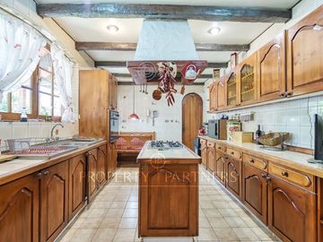 Casa estilo Chilena excelente conectividad, La Dehesa-Huingnal Bajo