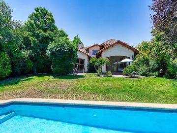 Casa estilo Chilena excelente conectividad, La Dehesa-Huingnal Bajo
