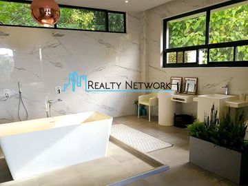 Maria Luisa Luxury House For Sale
